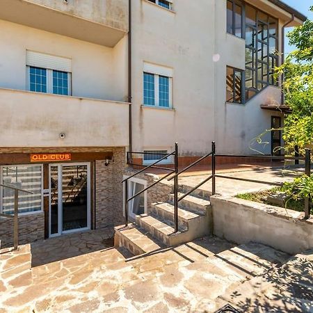 Old Club Casa Vacanze Carlo Trani Aprilia Exterior photo